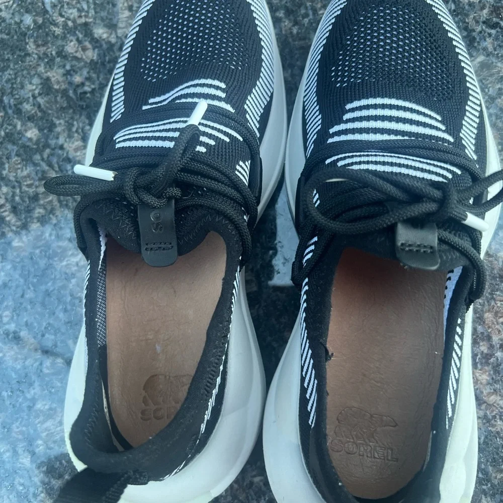 Sorel Kinetic RNEGD Float Shoes Sneakers Womens 8,5 Black Lace Up Walking Hike - Picture 2 of 12